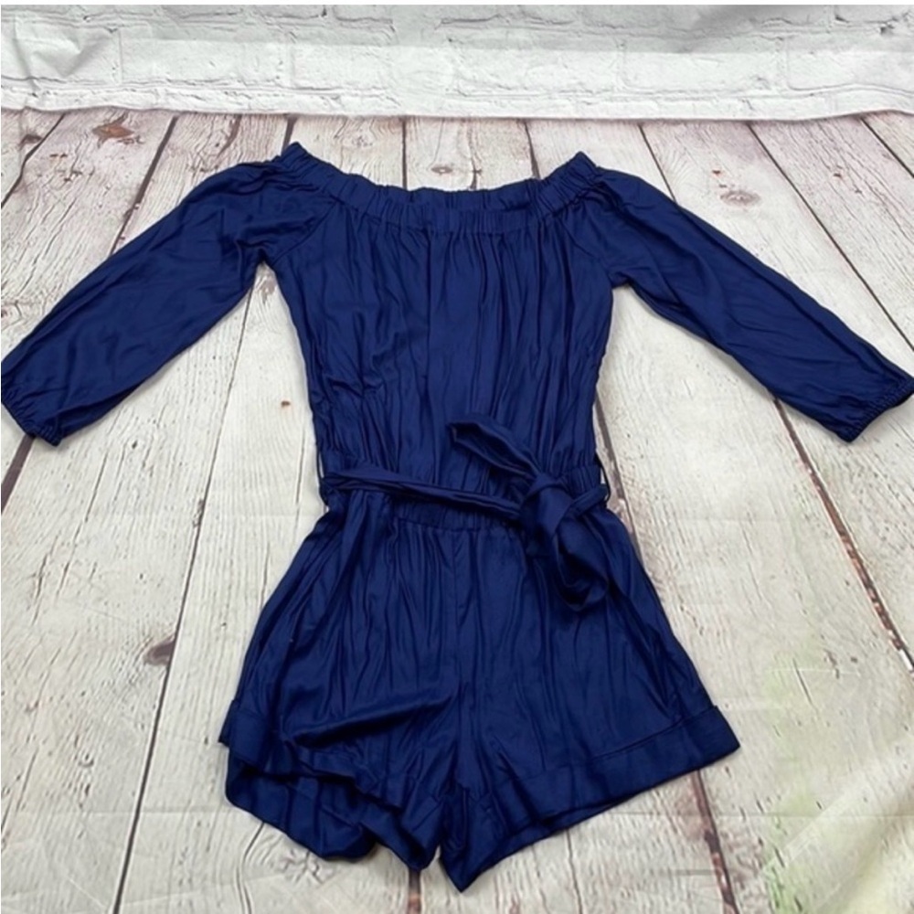 Guess off the shoulder long sleeve shorts romper XS